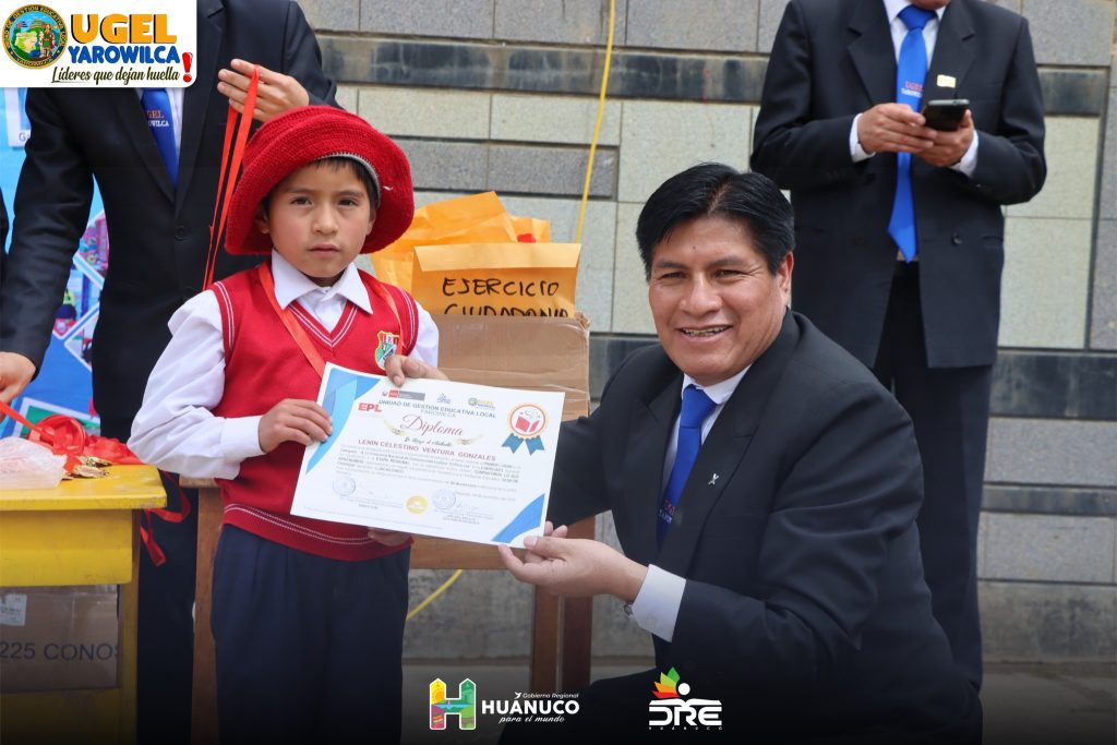 RECONOCIMIENTO A LOS ESTUDIANTES